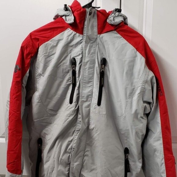 Descente Boys Winter CoatSize: 16/160HoodedFull Zip